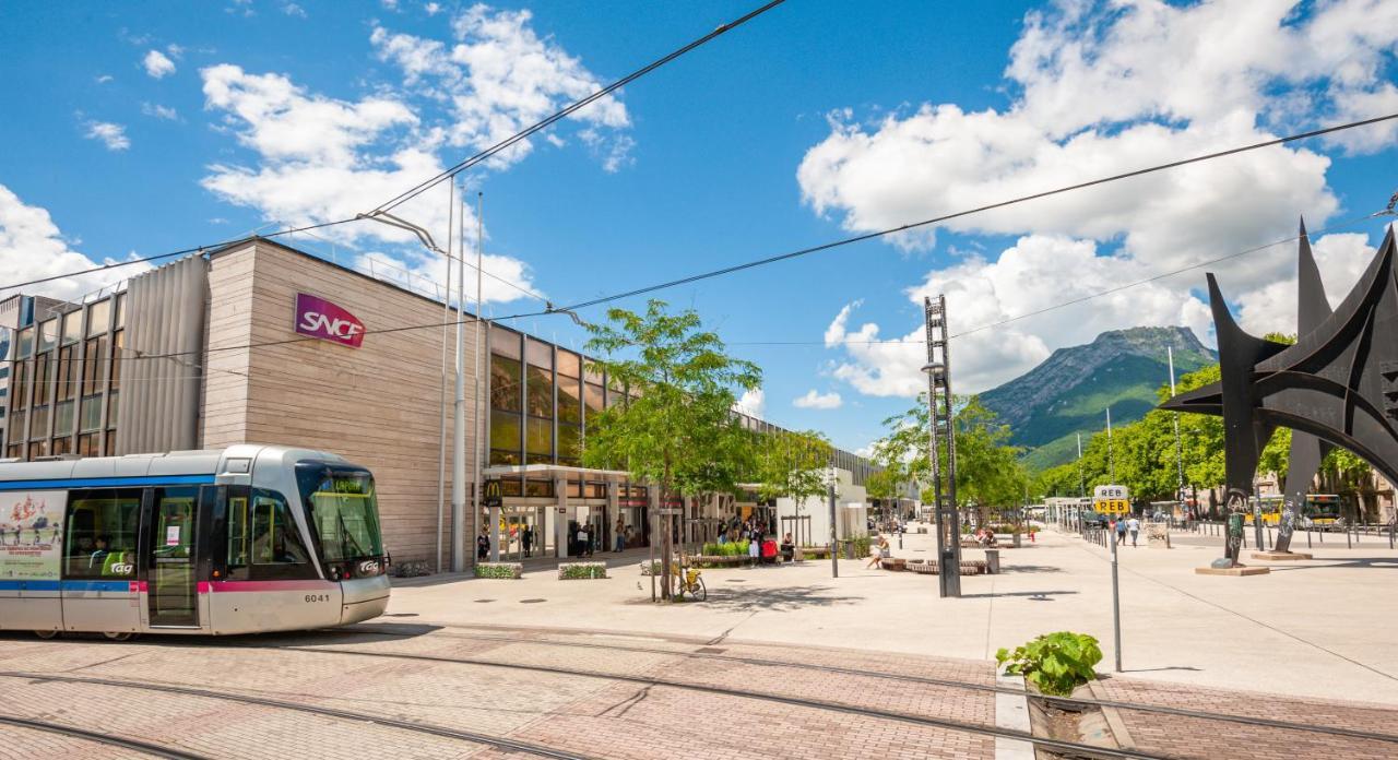 Hostel Le Hueb Grenoble Eksteriør billede